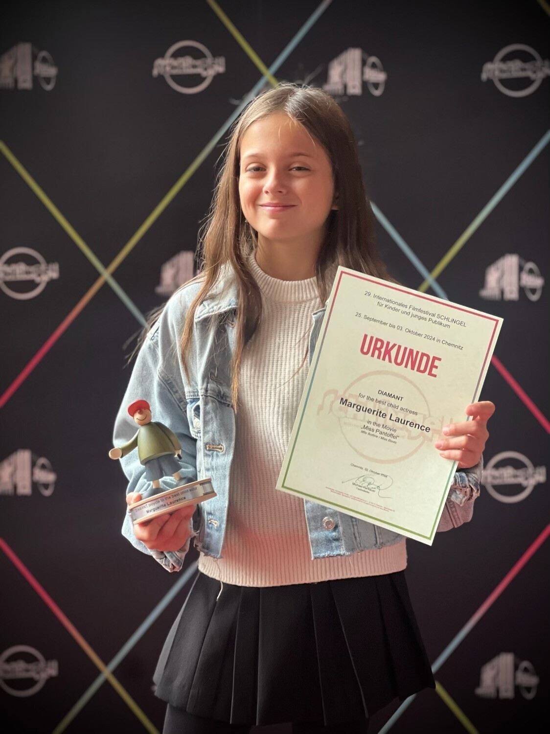 Mlle Bottine remporte deux prix au Festival Schlingel en Allemagne!